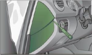 Acceso a la caja de fusibles del salpicadero del Audi A3 8P.