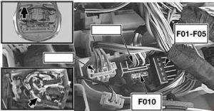 Esquema de fusibles en el compartimento del motor para modelos con motor N52.