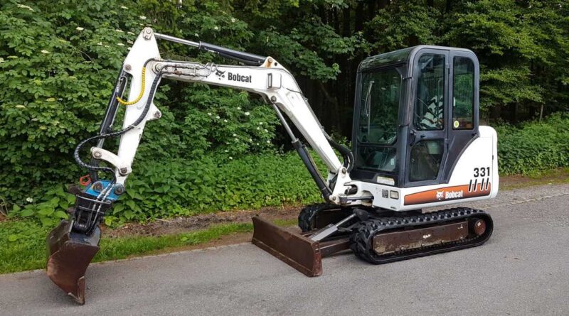 Bobcat 331 – Caja de fusibles