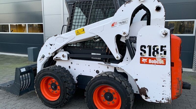 Bobcat S185 - Caja de fusibles