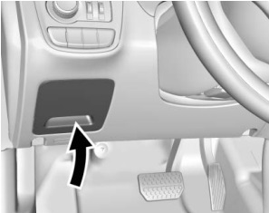 Ubicación de la caja de fusibles del Chevrolet Spark (2016-2020) en el tablero.