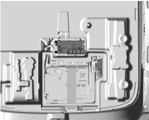 Caja de fusibles trasera del Chevrolet Volt 2016-2019 bajo el piso.
