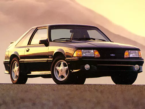 Ford Mustang (1987-2022) – Caja de fusibles