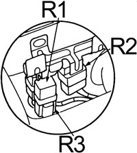 Primer soporte de relés en el compartimento del motor de Honda Accord 1994-1997.