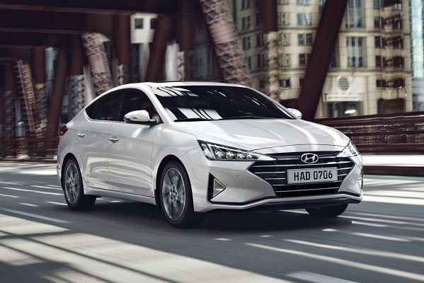 Hyundai Elantra VI (2015-2020) – caja de fusibles