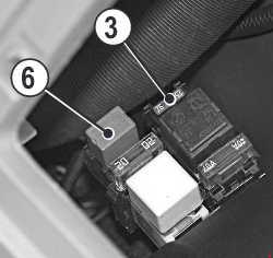 Caja de fusibles con cableado para el sistema de alimentación de calefacción.