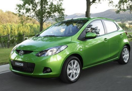 Mazda 2 DE (2007-2014) – Caja de fusibles