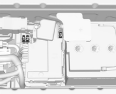 Fusibles del motor cerca de la batería del vehículo, según el diagrama.