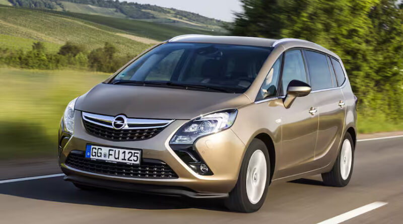 Opel Zafira B Familiar (2006-2014) – caja de fusibles