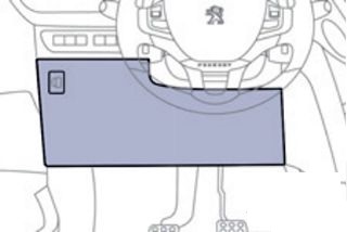 Detalle de la extracción de la tapa de la caja de fusibles 1.