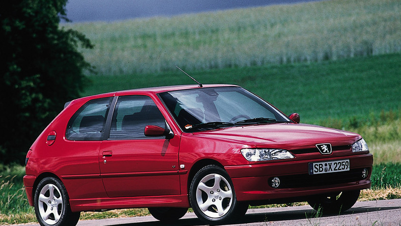 Peugeot 306 (1993-2002) – caja de fusibles