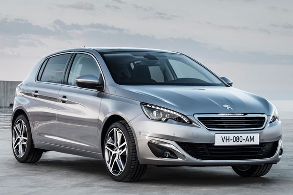 Peugeot 308 T9 (2014-2018) – caja de fusibles