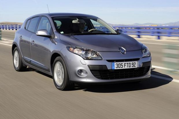 Renault Megane III (2008-2015) – caja de fusibles