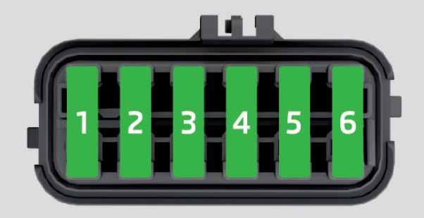 Compartimento de fusibles del motor, con enfoque en la calefacción del parabrisas.
