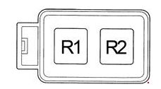 Caja de relés n.º 3 del compartimento del motor para la unidad de control.