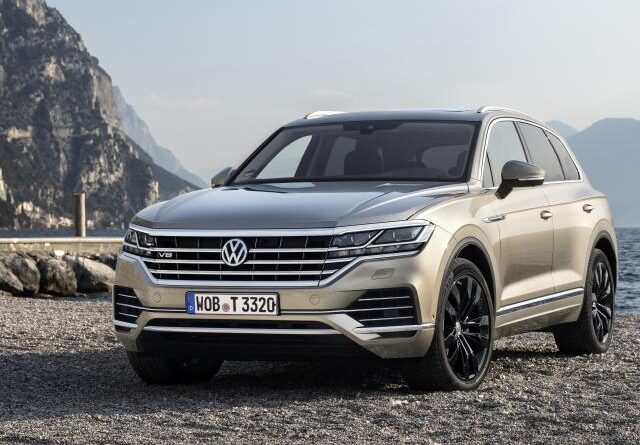 Volkswagen Touareg III (2018-2022) – caja de fusibles