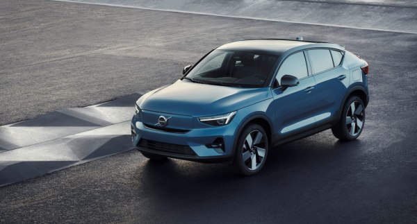 Volvo C40 Recharge (2022) – caja de fusibles